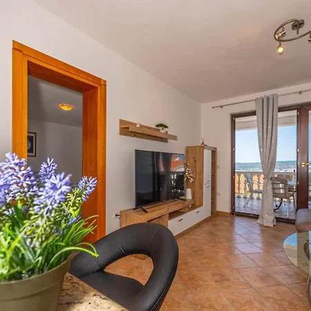 Lacic 2 Apartment