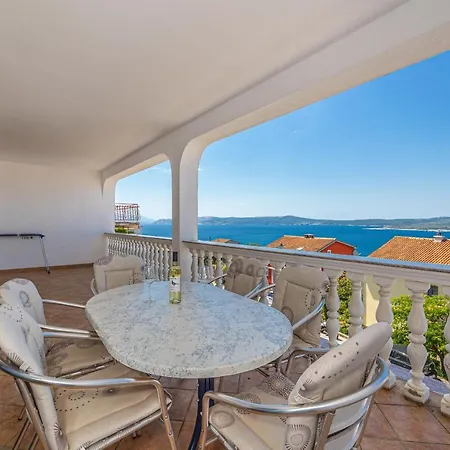 Apartment Lacic 2