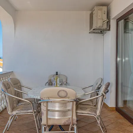 Lacic 2 Apartment