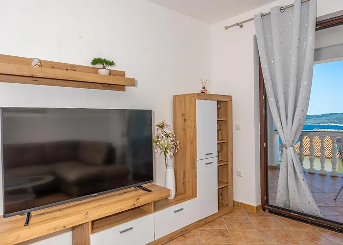 Apartman Lacic 2 *