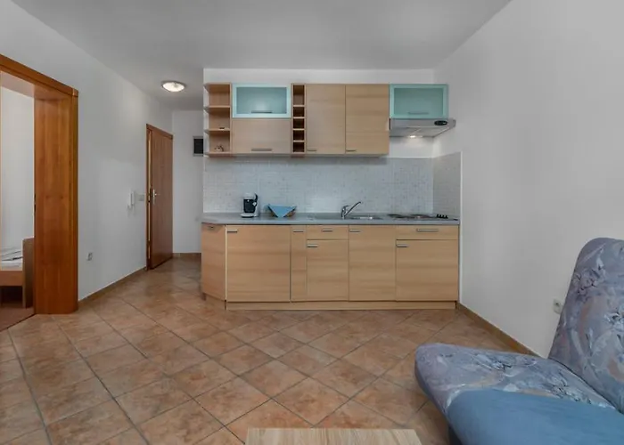 Apartman Lacic 2 *