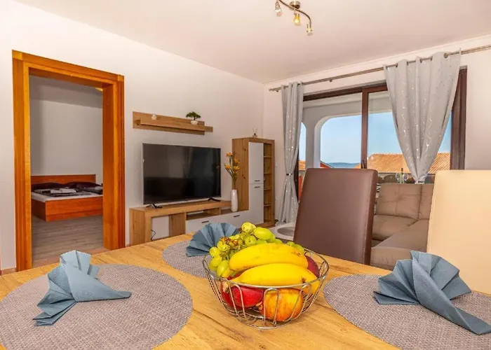 Apartman Lacic 2 *