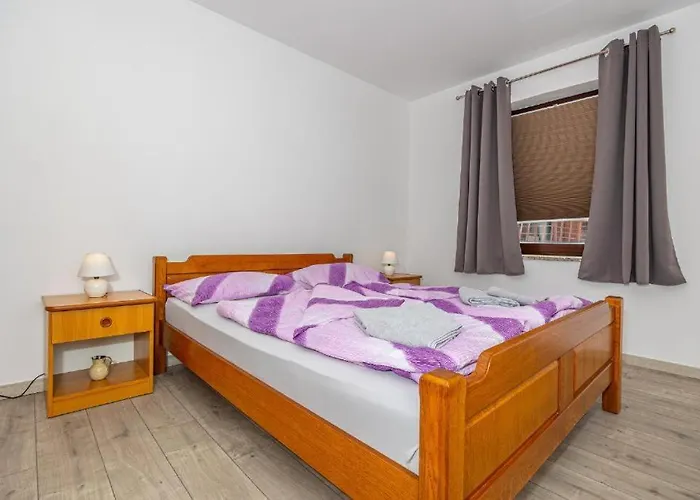 Apartman Lacic 2 *